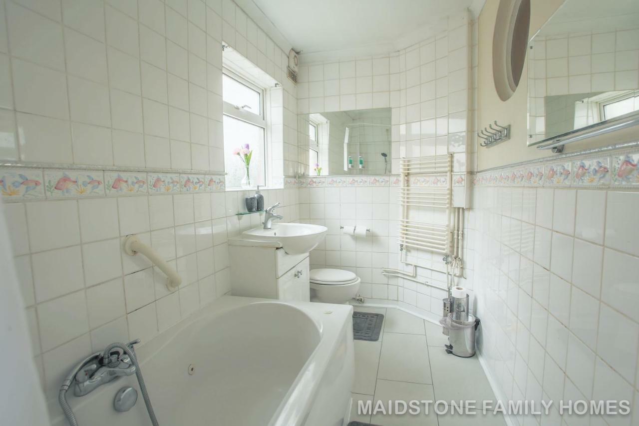 Maidstone Family Homes Upper Road Cottage 외부 사진